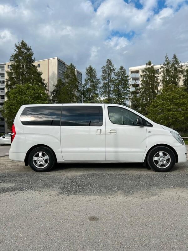 Weiß Gebraucht 2016 Hyundai H-1 Van / Kleinbus | 10.300 € (Superpreis) - Bild 1/4