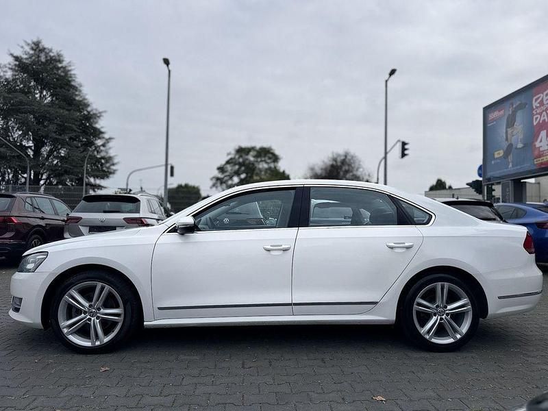 Gebraucht VW Passat Highline 140 PS (102 kW) 2015 Weiß Limousine