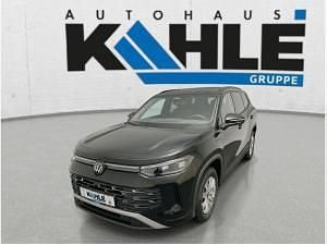 Neu VW Tayron Elegance 150 PS (110 kW) 2026 Schwarz (grenadillschwarz) SUV