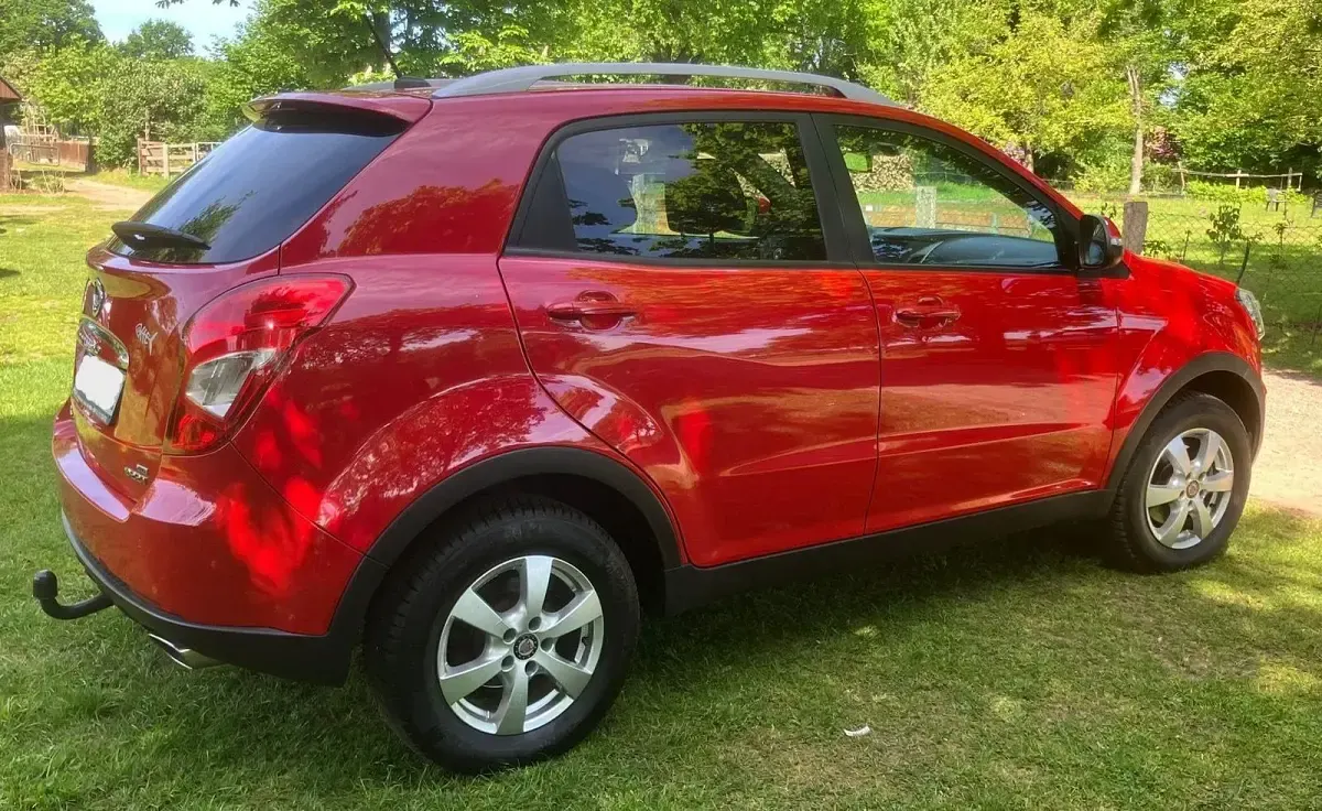 Gebraucht SsangYong Korando 181 PS (133 kW) 2016 Rot SUV