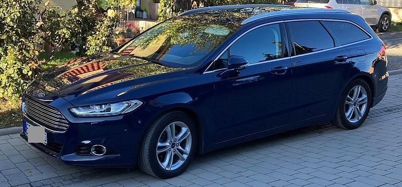 Blau Gebraucht 2018 Ford Mondeo Titanium Limousine | 14.400 € (Superpreis) - Bild 1/4
