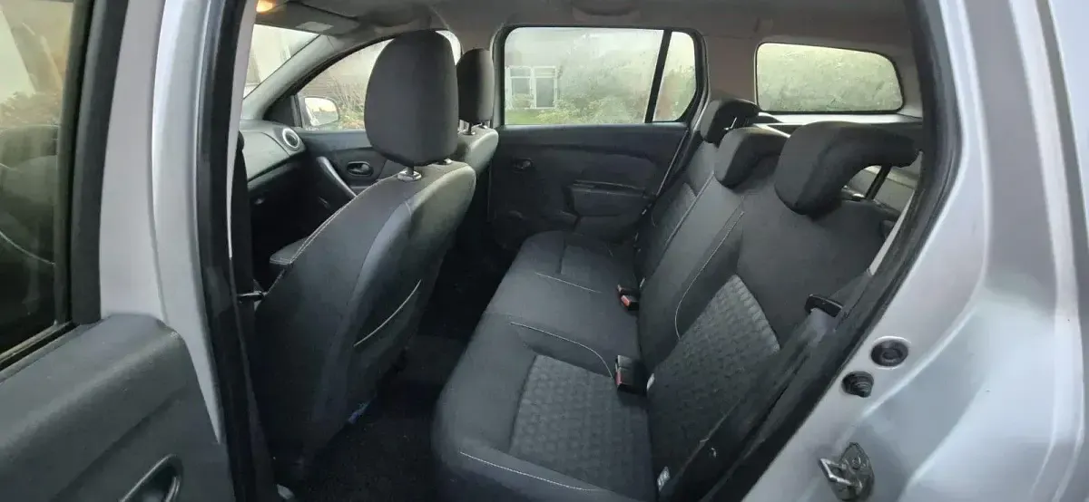Gebraucht Dacia Logan MCV Lauréate 90 PS (66 kW) 2014 Silber Kombi