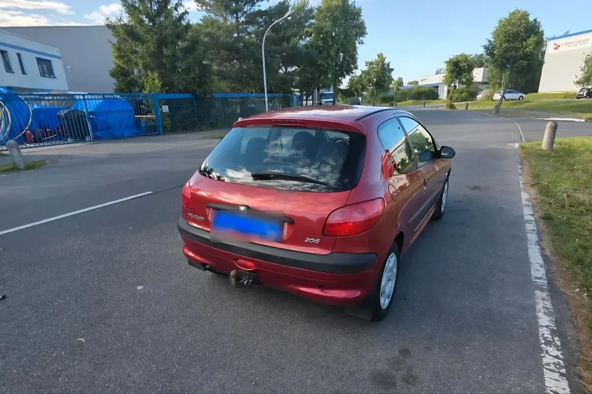 Gebraucht Peugeot 206 75 PS (55 kW) 1998 Rot Kleinwagen