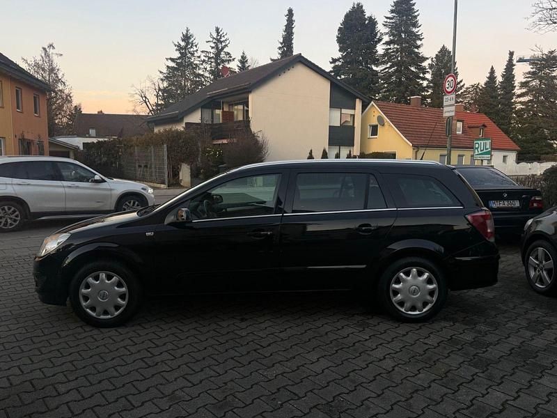 Gebraucht Opel Astra 116 PS (85 kW) 2008 Schwarz Kombi