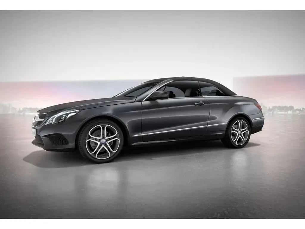 Usado Mercedes E220 170 CV (125 kW) 2017 Gris Descapotable