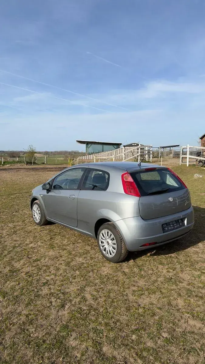 Gebraucht Fiat Punto 77 PS (56 kW) 2008 Silber Kleinwagen
