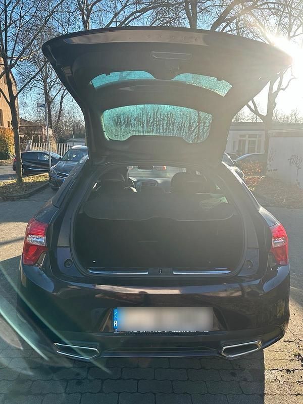 Gebraucht Citroën DS5 150 PS (110 kW) 2015 Violet Kleinwagen