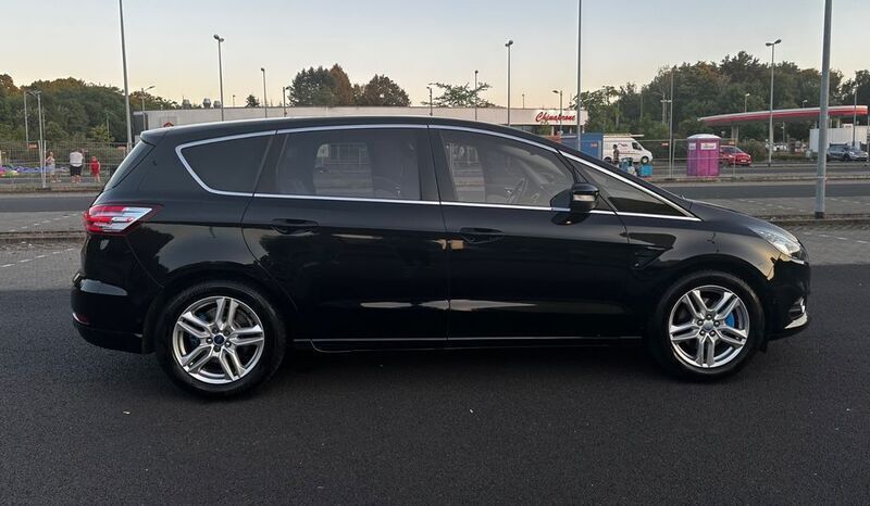 Gebraucht Ford S-MAX Titanium 209 PS (153 kW) 2016 Schwarz Van / Kleinbus