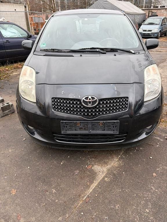 Schwarz Gebraucht 2008 Toyota Yaris Team Kleinwagen | 1.590 € (Superpreis) - Bild 1/4