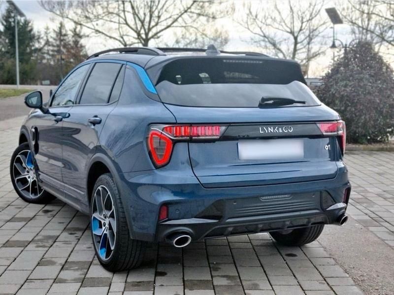 Second-hand Lynk & Co 01 261 CP (191 kW) 2022 Albastru SUV