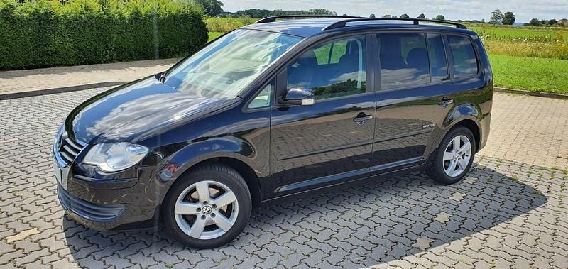 Schwarz Gebraucht 2009 VW Touran United Van / Kleinbus | 4.500 € (Etwas zu teuer) - Bild 1/4