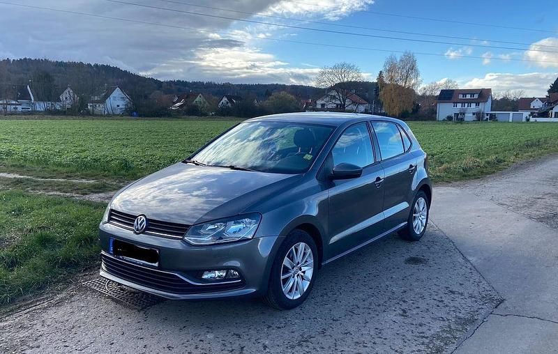 Gebraucht VW Polo Comfortline 90 PS (66 kW) 2015 Grau Limousine