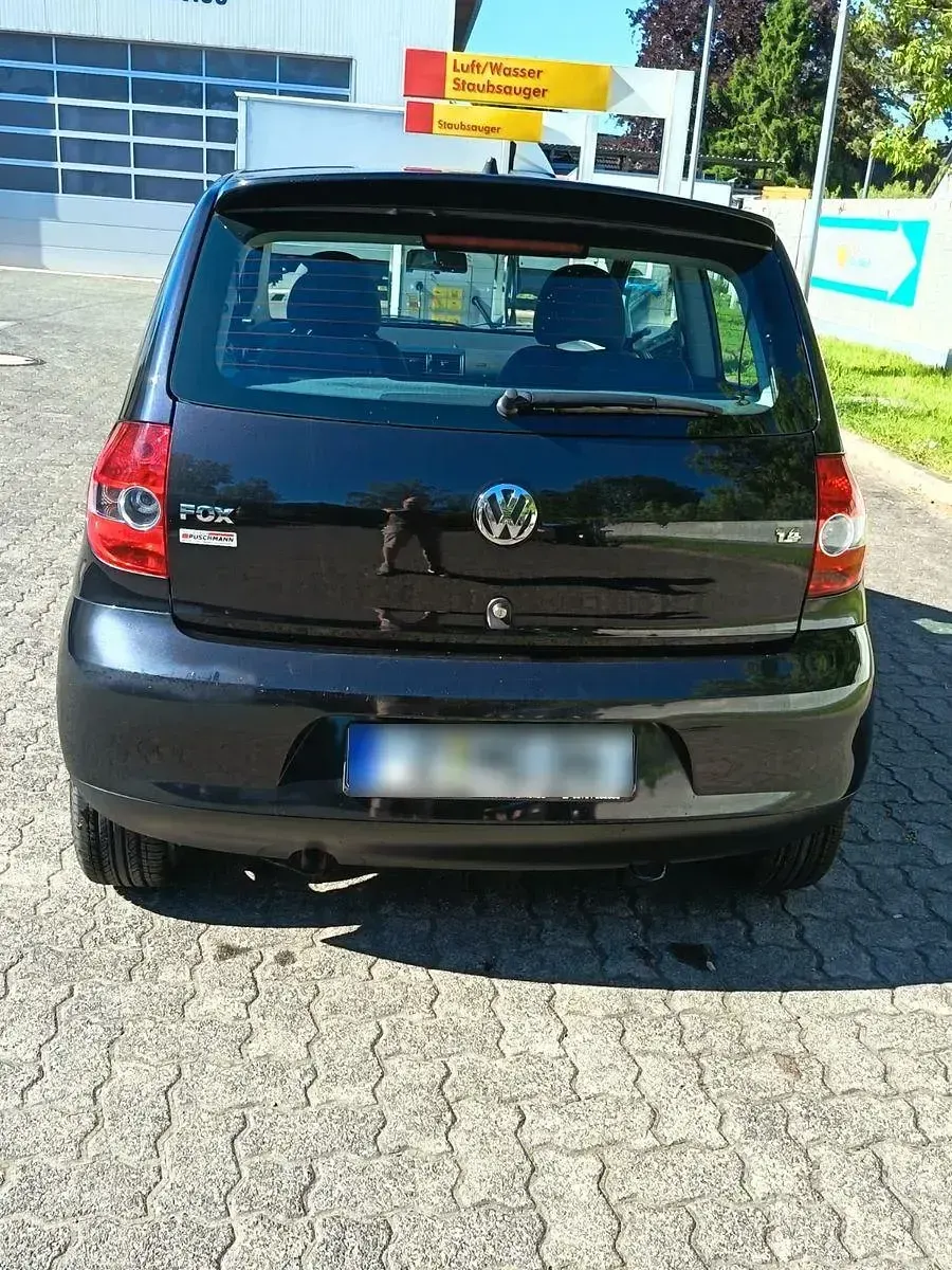 Gebraucht VW Fox 75 PS (55 kW) 2010 Schwarz Kleinwagen