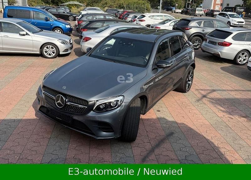 Grau Gebraucht 2017 Mercedes GLC43 AMG AMG SUV | 34.950 € (Fairer Preis) - Bild 1/4