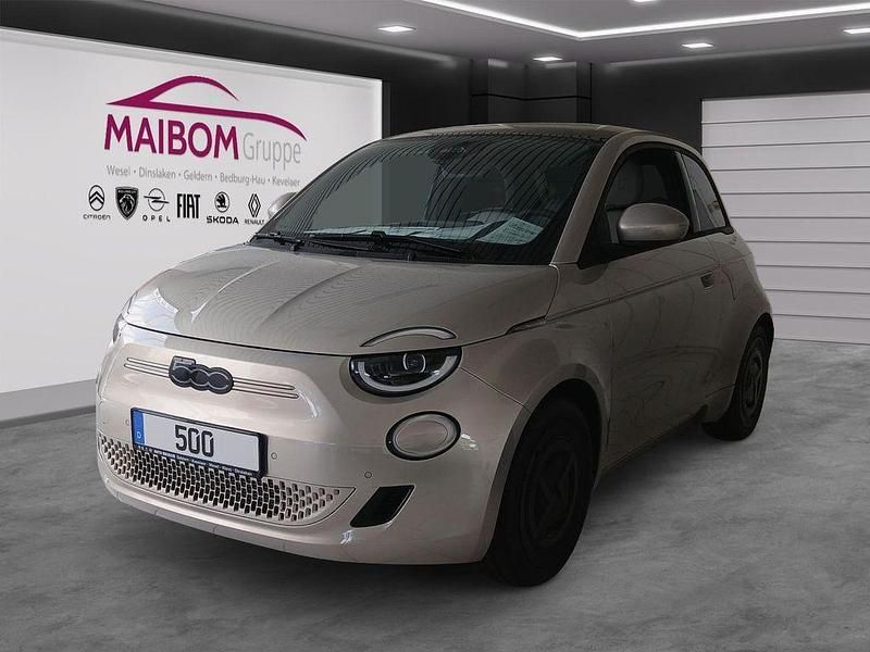 Braun Neu 2025 Fiat 500e S Limousine | 38.990 € - Bild 1/4