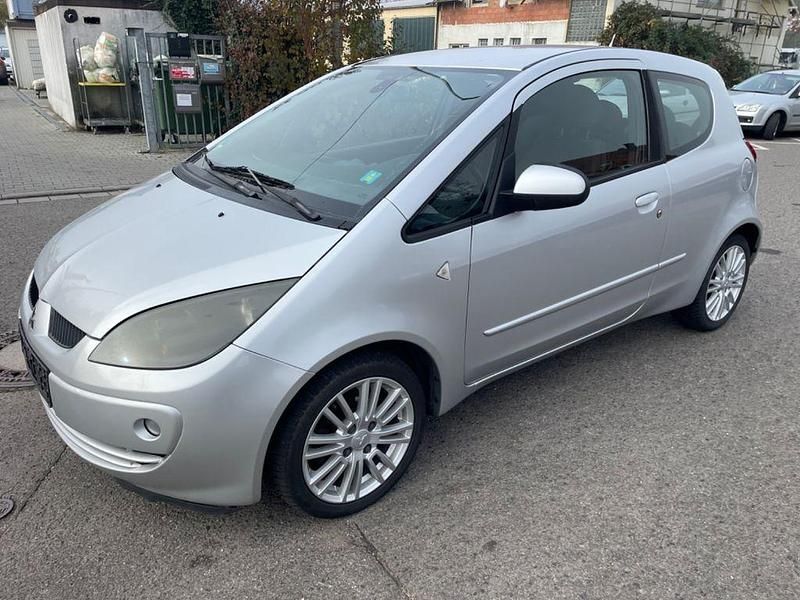 Gebraucht Mitsubishi Colt Invite 95 PS (69 kW) 2009 Silber Kleinwagen