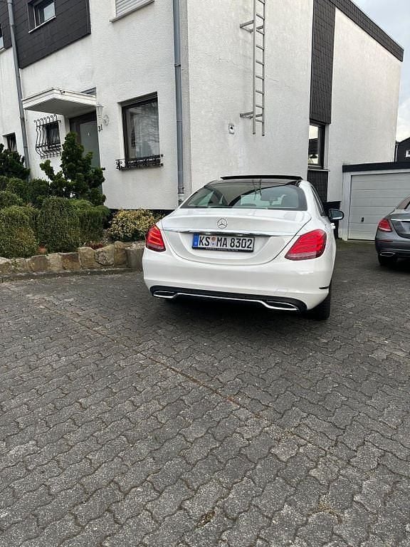 Weiß Gebraucht 2015 Mercedes C220 Limousine | 18.999 € (Fairer Preis) - Bild 1/4
