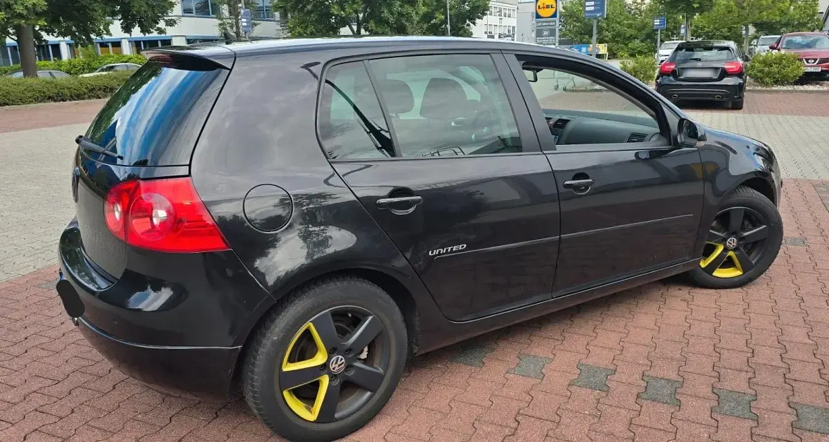 Gebraucht VW Golf V United 140 PS (102 kW) 2008 Schwarz Limousine