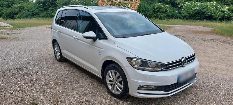 Weiß Gebraucht 2016 VW Touran Van / Kleinbus | 11.900 € (Superpreis) - Bild 1/4