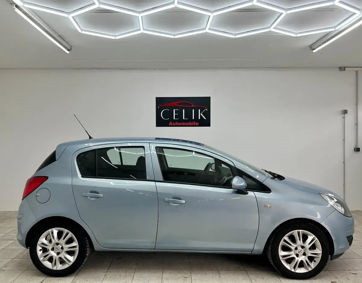 Gebraucht Opel Corsa 90 PS (66 kW) 2008 Blau Kleinwagen