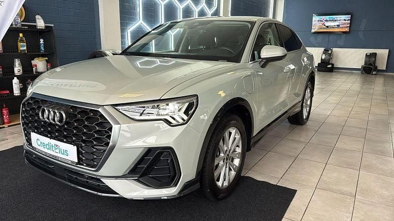 Silber Gebraucht 2021 Audi Q3 Sportback Basis SUV | 30.000 € (Teuer) - Bild 1/4