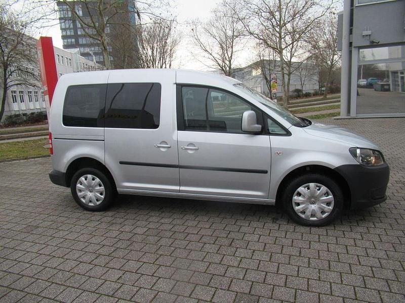 Gebraucht VW Caddy Trendline 109 PS (80 kW) 2011 Silber Van / Kleinbus