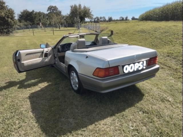 Silber Gebraucht 1992 Mercedes SL500 Cabrio | 29.129 € - Bild 1/4