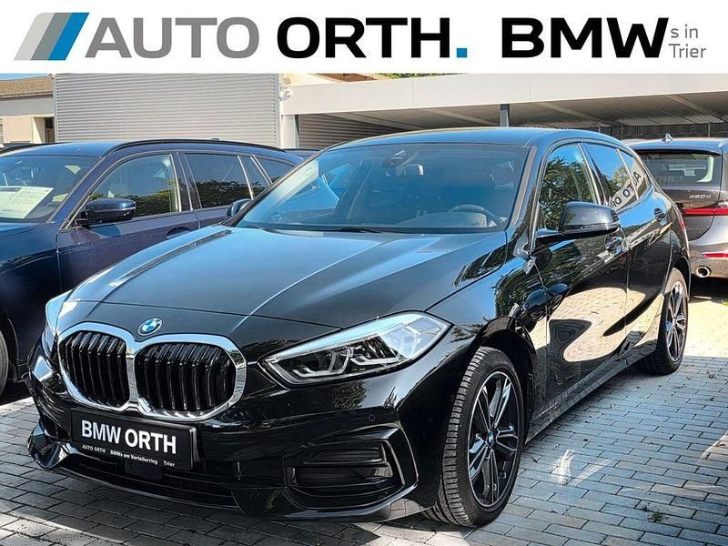 Saphirschwarz Gebraucht 2022 BMW 118 Sport Line Kleinwagen | 25.800 € (Etwas zu teuer) - Bild 1/3