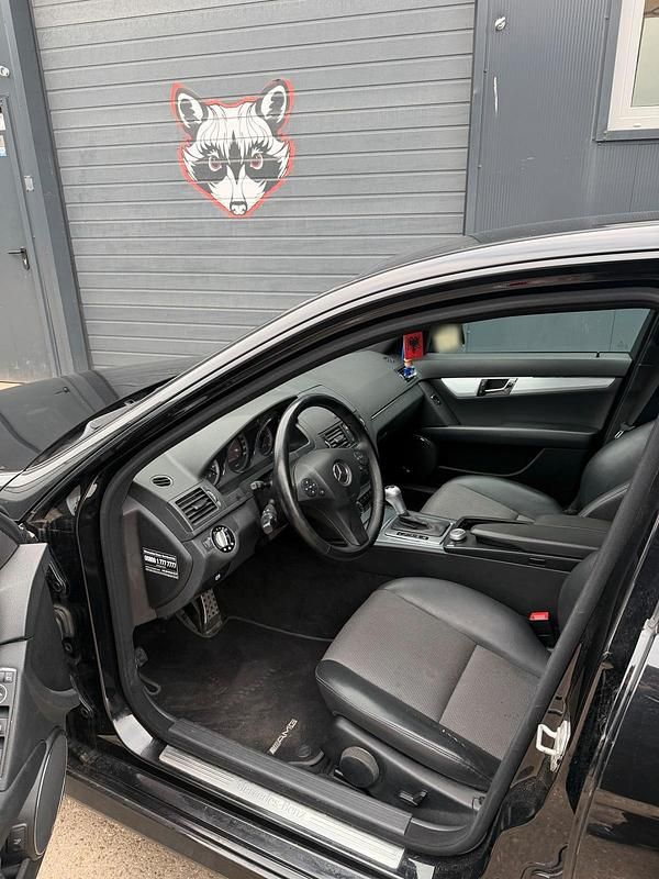 Gebraucht Mercedes C320 165 PS (121 kW) 2008 Schwarz Limousine