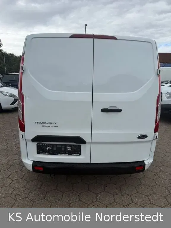 Gebraucht Ford 300 Trend 131 PS (96 kW) 2021 Weiß Van / Kleinbus