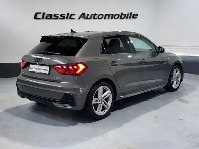 Gebraucht Volvo V50 Kinetic 150 PS (110 kW) 2019 Andere Kombi