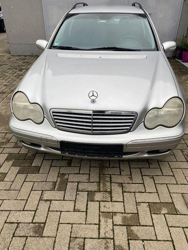 Silber Gebraucht 2002 Mercedes C200 Elegance Kombi | 1.500 € (Guter Preis) - Bild 1/4