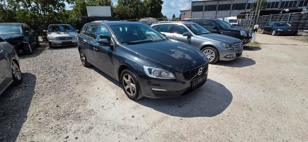 Gebraucht Volvo V60 120 PS (88 kW) 2016 Grau Kombi