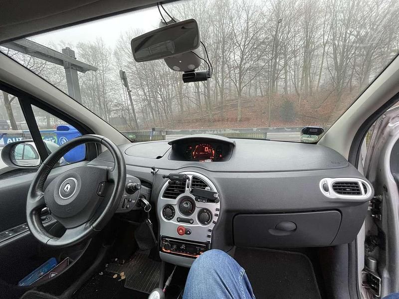 Gebraucht Renault Modus Dynamique 103 PS (75 kW) 2011 Silber Van / Kleinbus