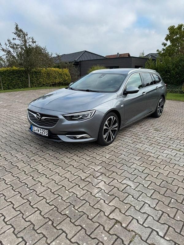 Grau Gebraucht 2018 Opel Insignia Kombi | 10.300 € (Superpreis) - Bild 1/4