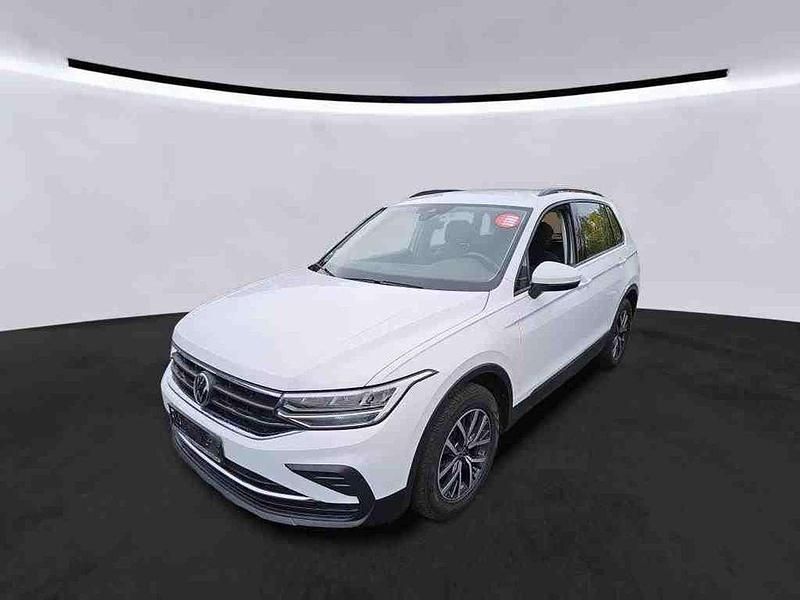 Gebraucht VW Tiguan Life 150 PS (110 kW) 2023 Pure white SUV