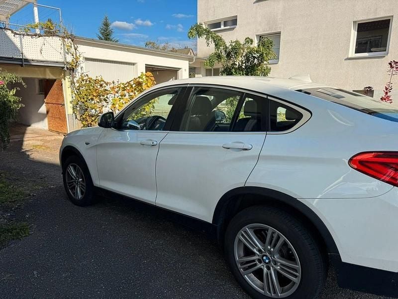 Weiß Gebraucht 2015 BMW X4 SUV | 18.900 € (Superpreis) - Bild 1/4