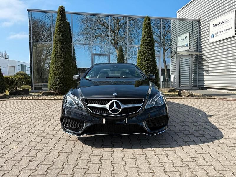 Gebraucht Mercedes E220 170 PS (125 kW) 2015 Schwarz Coupé