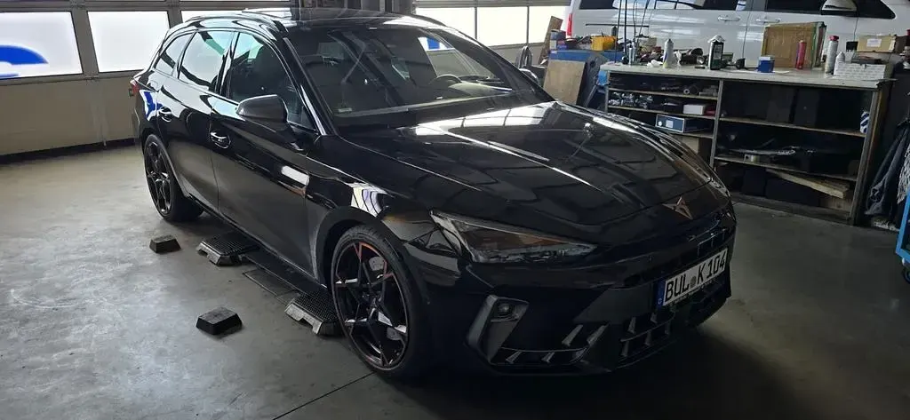 Gebraucht Cupra Leon VZ 333 PS (244 kW) 2025 Schwarz Limousine