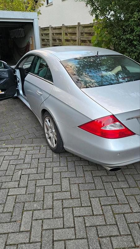 Silber Gebraucht 2005 Mercedes CLS350 Coupé | 8.300 € (Fairer Preis) - Bild 1/4