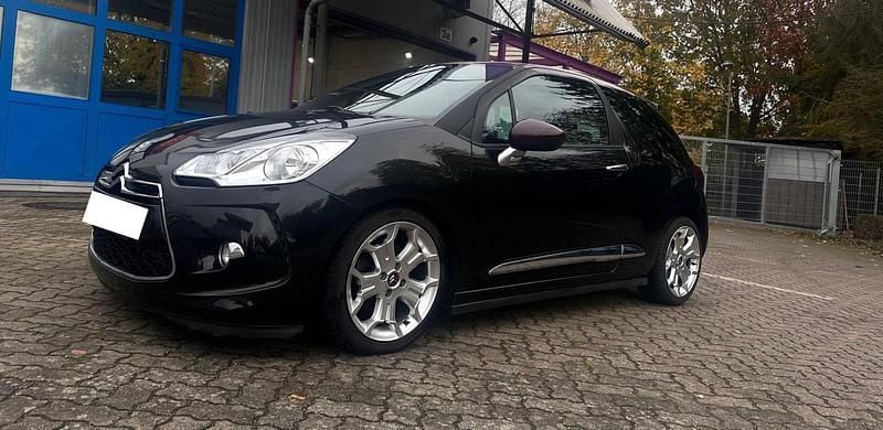 Schwarz Gebraucht 2012 Citroën DS3 Sport Chic Limousine | 4.000 € (Guter Preis) - Bild 1/4