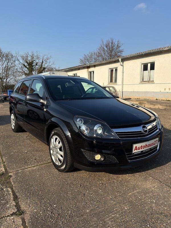 Gebraucht Opel Astra 110 PS (80 kW) 2010 Schwarz Kombi