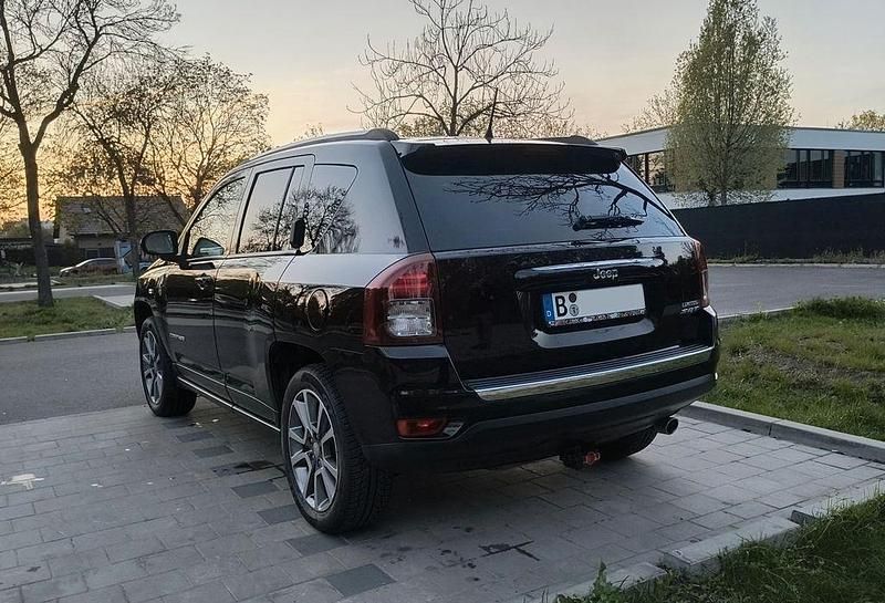 Gebraucht Jeep Compass Limited 170 PS (125 kW) 2016 Schwarz SUV
