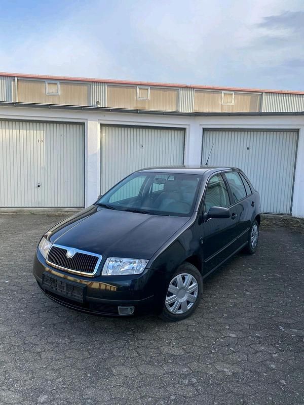 Schwarz Gebraucht 2003 Skoda Fabia Kleinwagen | 1.395 € (Fairer Preis) - Bild 1/4