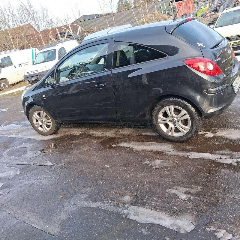 Gebraucht Opel Corsa Active 70 PS (51 kW) 2013 Schwarz Limousine