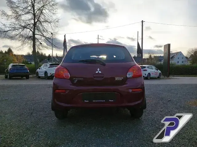 Gebraucht Mitsubishi Space Star Edition 71 PS (52 kW) 2017 Rot Limousine