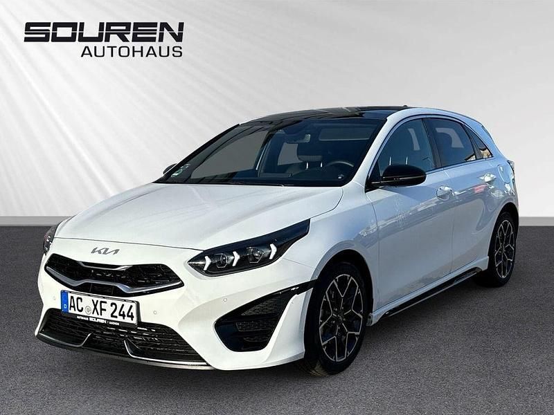 (wd) cararraweiss Gebraucht 2025 Kia Ceed GT GT-Line Limousine | 27.990 € (Fairer Preis) - Bild 1/4