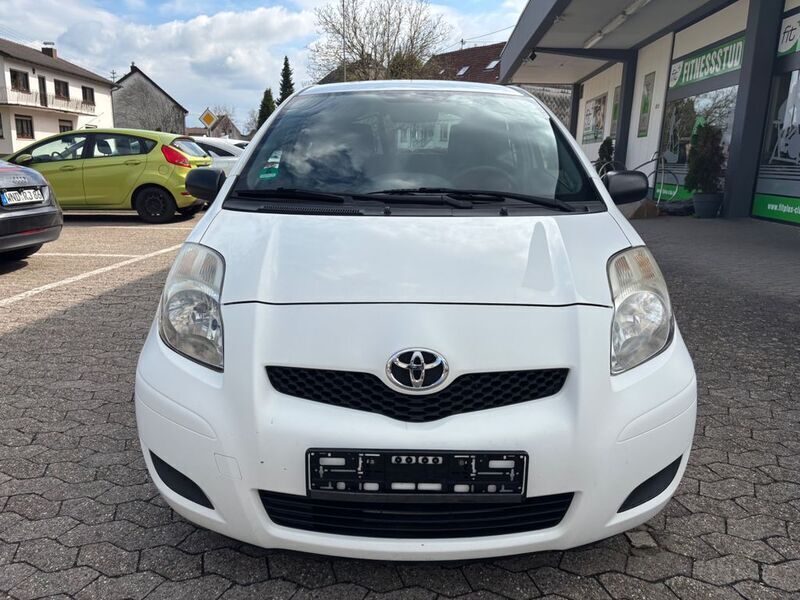 Weiß Gebraucht 2010 Toyota Yaris Cool Kleinwagen | 2.990 € (Fairer Preis) - Bild 1/4