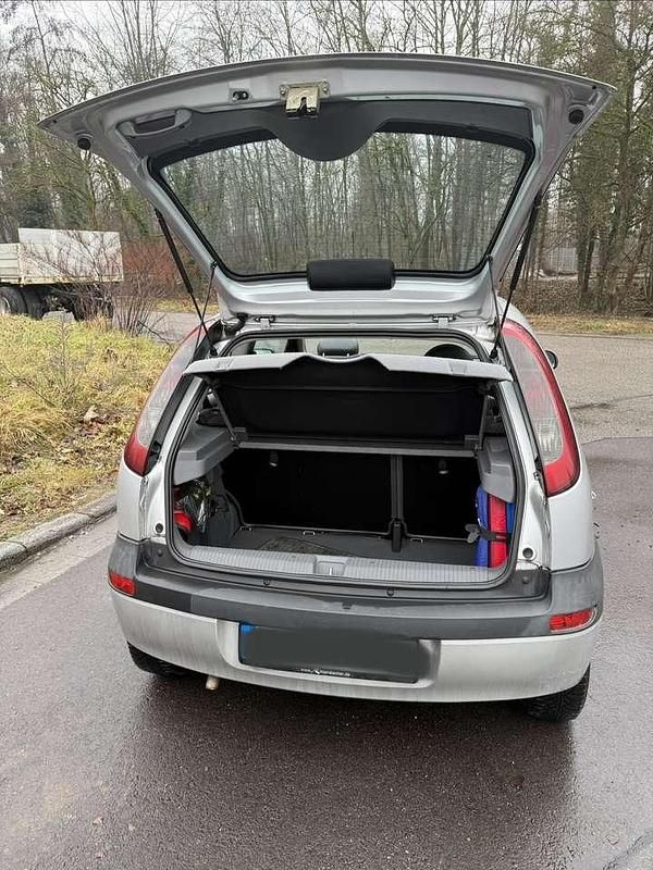 Gebraucht Opel Corsa Comfort 58 PS (42 kW) 2000 Silber Limousine