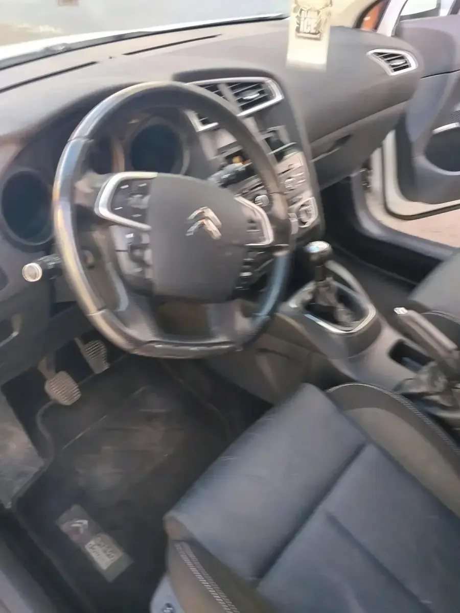 Gebraucht Citroën C4 Tendance 120 PS (88 kW) 2012 Weiß Kleinwagen